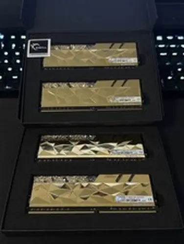 G.SKILL Trident Z Royal Elite RGB 32GB (4x8GB) DDR4 3600 MHz CL16-19-19-39