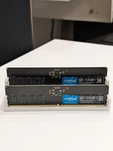 Crucial 32GB 2x16GB DDR5 4800 CL40 UDIMM XMP 3.0 Desktop Memory
