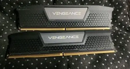 CORSAIR VENGEANCE 64GB (2 x 32GB) PC5-44800 (DDR5-5600) C40 DIMM Memory - Black
