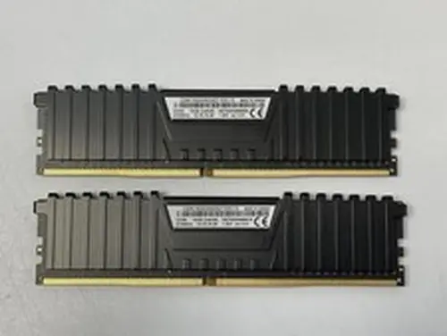 *LOT OF 2* CORSAIR CMK16GX4M2A2133C13 8GB Desktop PC4-17000 DDR4-2133MHz RAM
