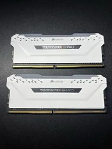 Corsair Vengeance RGB Pro 16GB (2x8GB) DDR4-3200 C16 DIMM White
