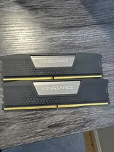 Corsair VENGEANCE 32GB (2x16GB) PC5-44800 (DDR5-5600) CL36 DIMM Memory -...