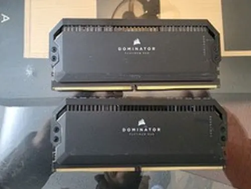 Corsair Dominator Platinum RGB 32 GB DDR5 Cl32 6600 MHz