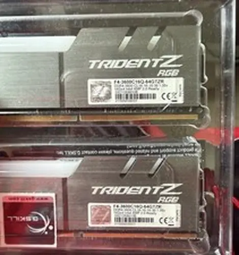 G. Skill 32GB DDR4 (F4-3600C 16Q-64GTZR)