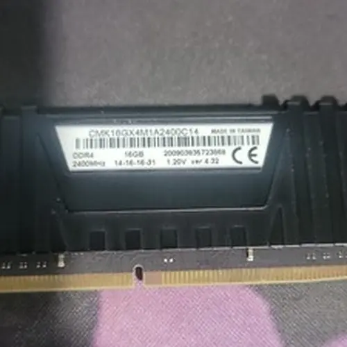 Corsair Vengeance LPX 16GB (1x16GB) DDR4-2400 PC4-19200 288-Pin DIMM