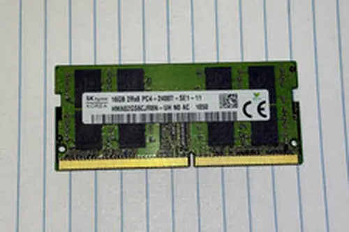 (1) SK Hynix 16GB DDR4 2RX8 PC4 2400T SE1 11 Laptop Memory