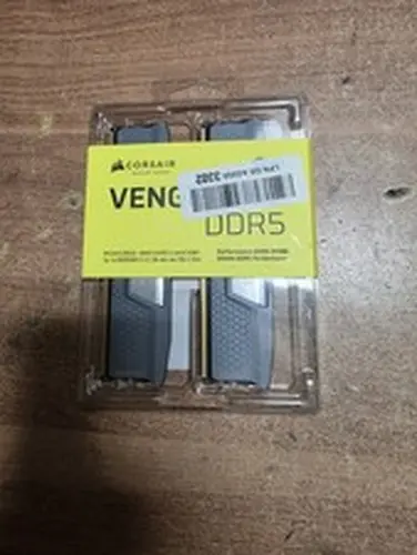 CORSAIR Vengeance 16GB (2 x 8GB) 288-Pin PC RAM DDR5 6000 (PC5 48000) Desktop me