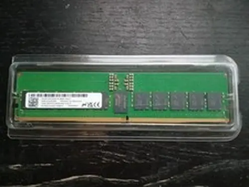 1x32GB Micron DDR5-4800 EC4 ECC UDIMM SERVER RAM Memory (MTC20F2085S1RC48BA1)
