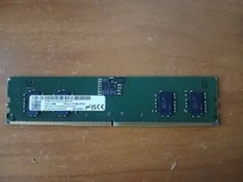 1x8GB Micron DDR5-5600 Desktop RAM UDIMM Memory PC (MTC4C10163S1UC56BD1)