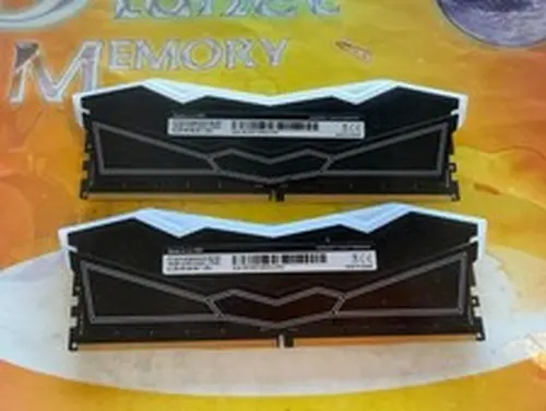 TeamGroup T-Force Delta RGB 32GB (2x16GB) DDR5 RAM 6400MHz FF3D516G6400HC38JBK