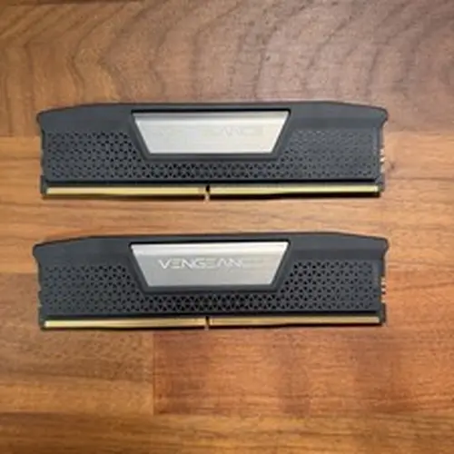 CORSAIR VENGEANCE 64GB (2 x 32GB) PC5-41600 (DDR5-5200) C40 DIMM Memory - Black