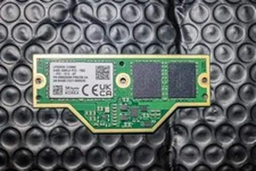SK hynix 64GB LPDDR5X CAMM2 LPCAMM2 PC5-7500 Laptop Memory RAM HM8G98BK7FB025N