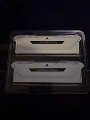 Corsair Vengeance RGB Pro SL 32GB (2 x 16GB) DDR4 DRAM 3600MHz - White
