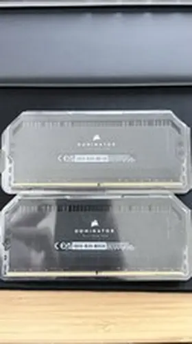 Corsair Dominator Platinum RGB 64GB (2x32GB) DDR5 5200MHz CMT64GX6M2B5200C40