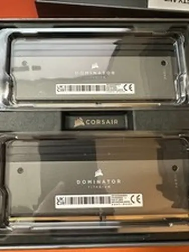 DOMINATOR TITANIUM RGB 32GB DDR5 Up To 6000MT/s CL30 AMD EXPO - GREY