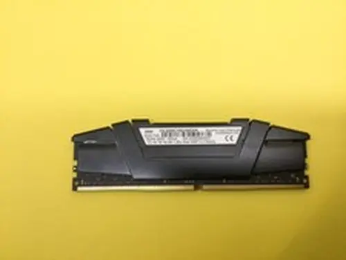 G.SKILL Ripjaws V Series 16GB DDR4 3200MHz Desktop Memory F4-3200C16Q-64GVK