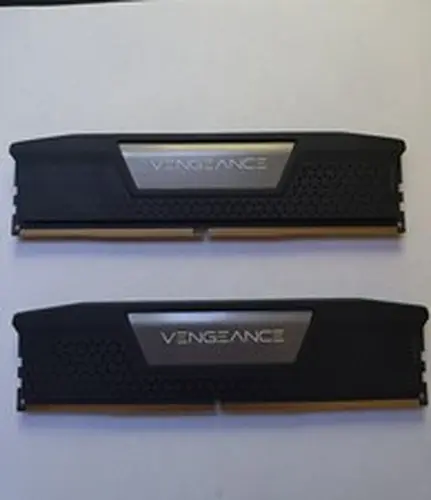 CORSAIR VENGEANCE DDR5 RAM 32GB 2x16GB 6400MHz CL36-48-48-104