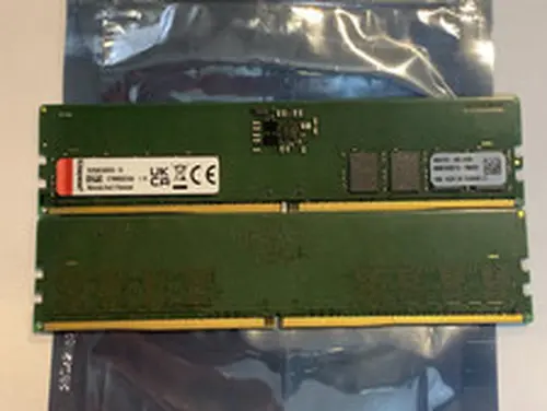 2 X Kingston UDIMM DDR5 16GB KVR48U40BS8-16