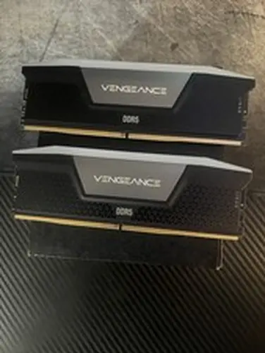 CORSAIR VENGEANCE RGB 32GB (2 x 16GB) (DDR5-6000)