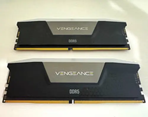 Corsair Vengeance 32GB (2x16GB) DDR5-5600 DIMM Kit CMH32GX5M2B5600C40K