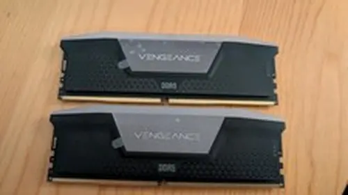 CORSAIR VENGEANCE RGB Pro DDR5 6600 MT/S 32GB