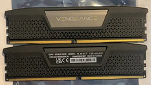 Corsair Vengeance 32GB 2x16GB DDR5 5200 CL40 288-Pin DIMM Intel XMP 3.0