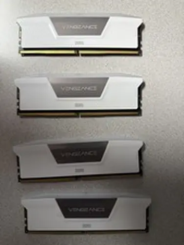 Corsair Vengeance White RGB 64GB x4 DDR5