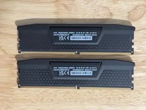 Corsair VENGEANCE® 96GB (2x48GB) DDR5 DRAM 6400MT/s CL32 Memory RAM Kit — Black
