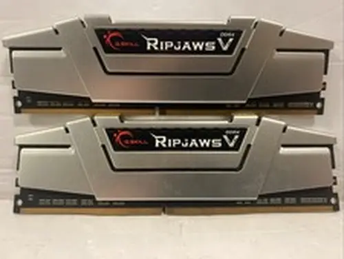 G.Skill Ripjaws V Series 16GB (2 x 8GB) 288-Pin DDR4 SDRAM DDR4 2400 (PC4 19200)