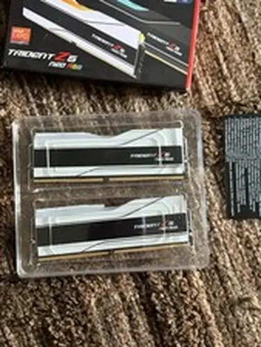 G.SKILL Trident Z5 Neo RGB 32GB (2x16GB) DDR5 6000 CL28 White AMD EXPO