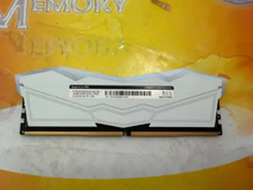 Team RGB 1x16GB DDR5 PC5-41600 5200MHz DESKTOP GAMING MEMORY FF4D516G5200HC40CBK