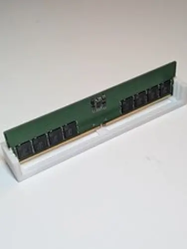 SK Hynix 16GB 1x16GB DDR5 4800 CL40 1Rx8 Non-ECC UDIMM Desktop RAM
