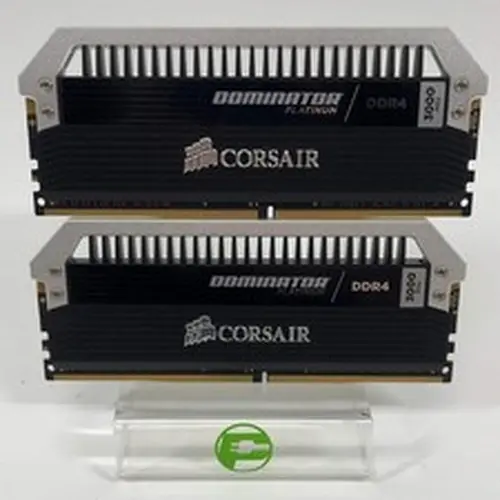 Corsair Dominator Platinum 16GB (2x8GB) RAM DDR4 3000MHz CMD32GX4M4B3000C15