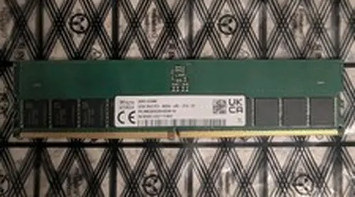SK Hynix 32GB 2Rx8 PC5-5600B UDIMM DDR5 Desktop Memory HMCG88AGBUA084N