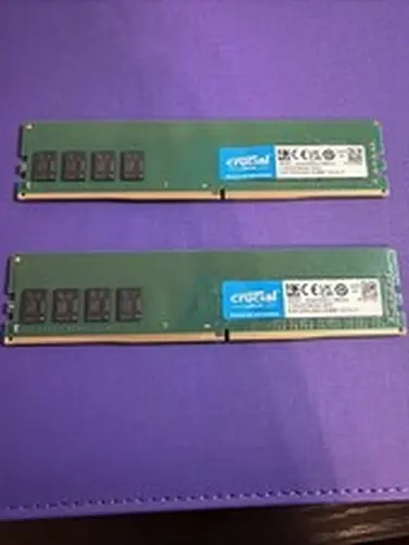 Crucial 16GB(2x8) DDR4-2400 UDIMM Memory Module CT8G4DFS824A.C8FR