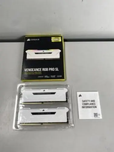 Corsair Vengeance RGB Pro SL 32GB (2x16GB) DDR4 C18 UDIMM Desktop Memory - White