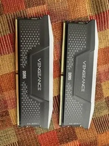 CORSAIR Vengeance RGB RS DDR5 16GB (2 x 8GB) Up to 6000MHz AMD Intel RAM Desktop