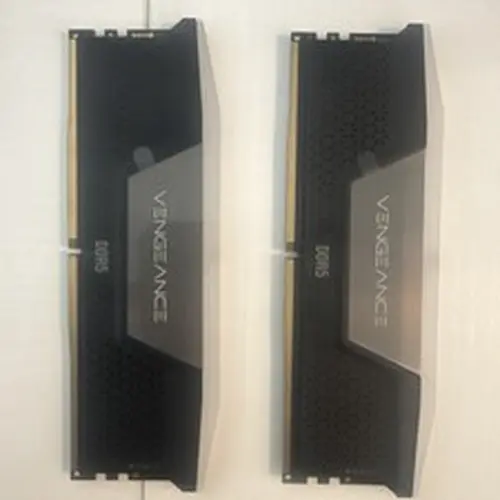 CORSAIR VENGEANCE RGB 32GB (2 x 16GB) (DDR5-6000 )- Black (read description )