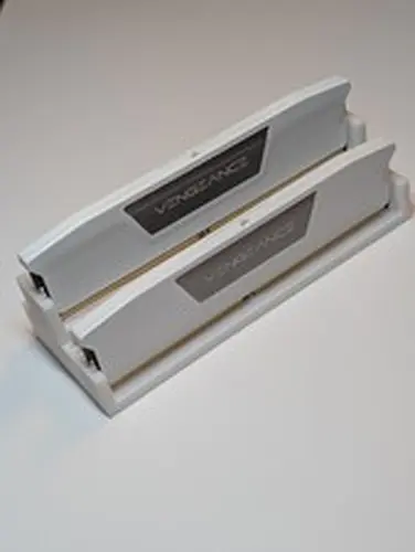Corsair Vengeance 64GB 2x32GB DDR5 5200 CL40 XMP 3.0 White
