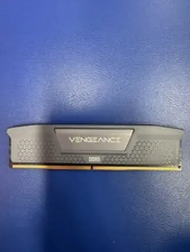CORSAIR - VENGEANCE DDR5 8GB 6000 MT/s 1.35V Intel XMP