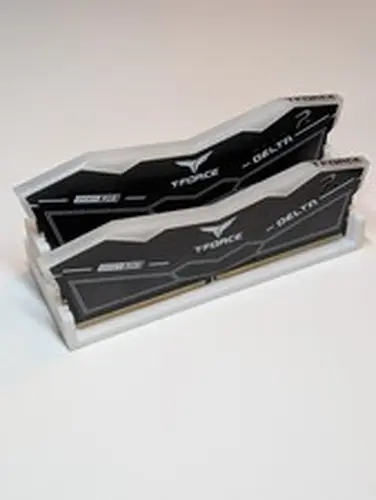 TEAMGROUP T-Force Delta RGB 32GB 2x16GB DDR5 6400 6000 CL38 XMP EXPO
