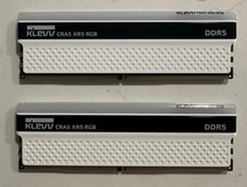 KLEVV CRAS XR5 RGB 32GB (2x16GB) DDR5-8000MHz