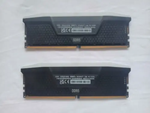 CORSAIR VENGEANCE DDR5 RAM 32GB (2x16GB) 5200MHz CL40-40-40-77 1.25V XMP