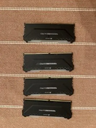 Corsair Dominator Platinum RGB 32GB DDR4 3200MHz CL16 DIMM