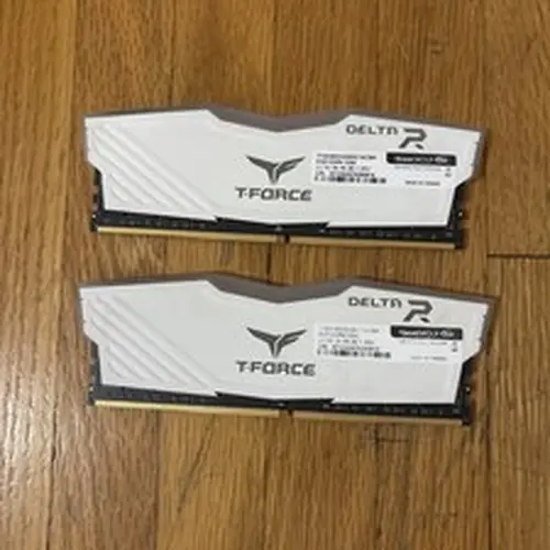 T-Force Delta RGB White 16GB (2x8GB) DDR4 3200MHz CL22 Gaming RAM –