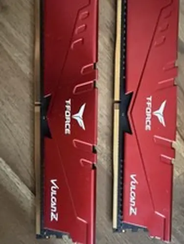 TeamGroup T-Force Vulcan Z 16GB (2x8GB) DDR4 3200MHz CL16 Desktop RAM Red