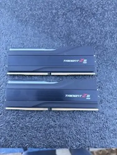 g.skill Trident Z5 RGB DDR5-6000 ram 32gb CL36-36-36-96 F5-6000J3636F16GA1-TZ5RK