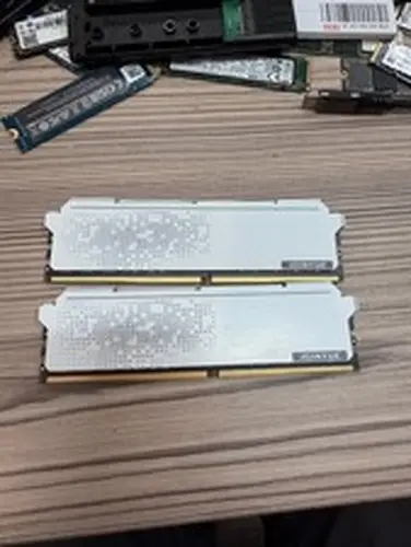 JGINYUE 32GB (2x16GB) DDR4 3600MHz CL18 Desktop RAM Memory Kit White Heatsink