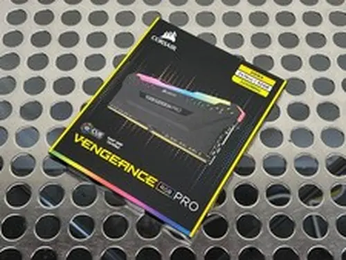 New! CORSAIR Vengeance RGB PRO 32GB DDR4 3200MHz Memory Module (2x16 GB) CMW32G