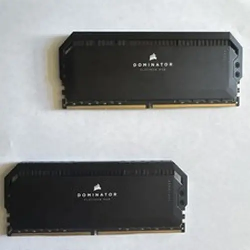 Corsair Dominator Platinum RGB DDR5 64GB 5200MT/s CL40 (2x32GB) DRAM